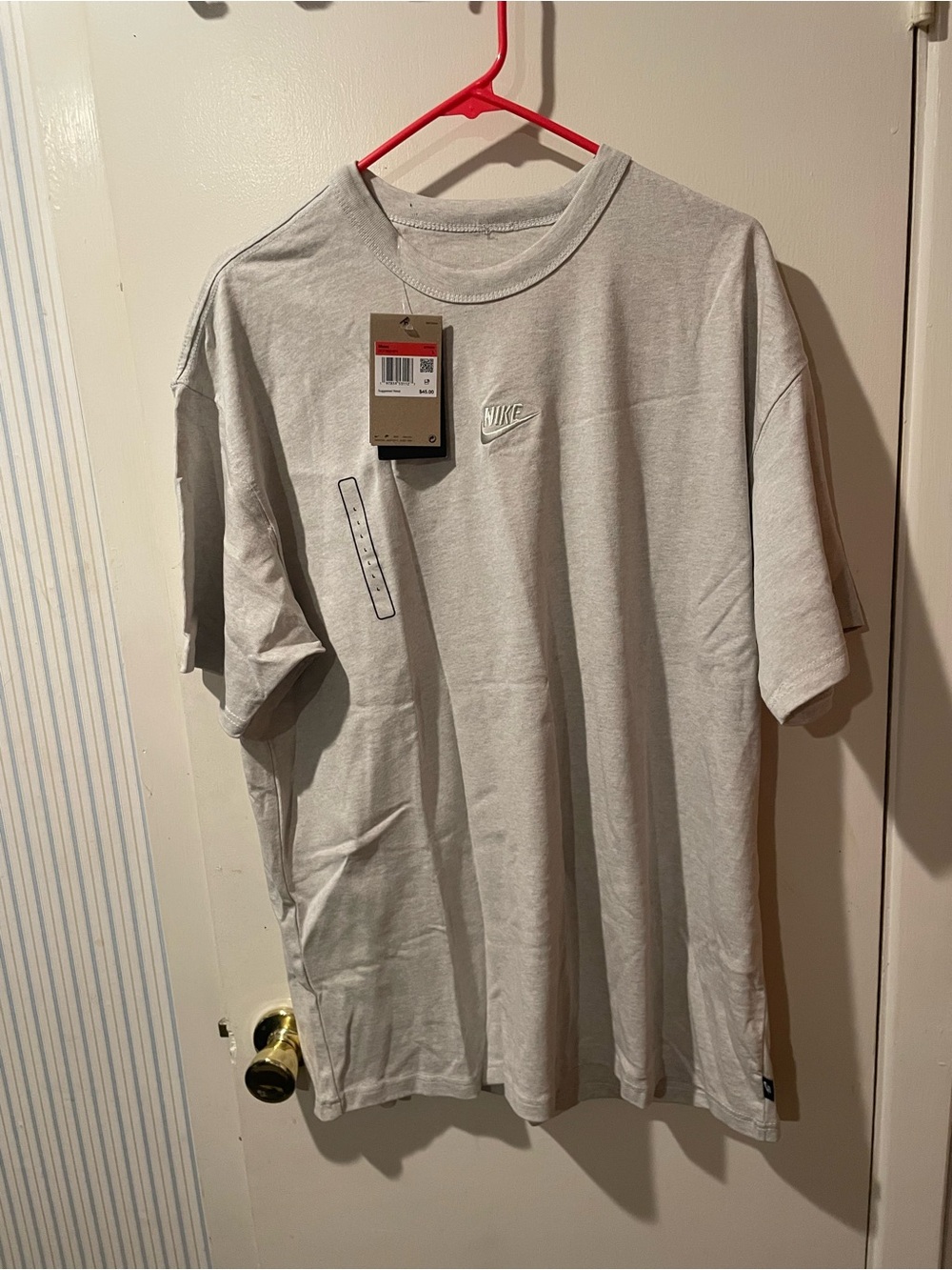 Nike Sportswear Premium Essentials T-Shirt Size Large